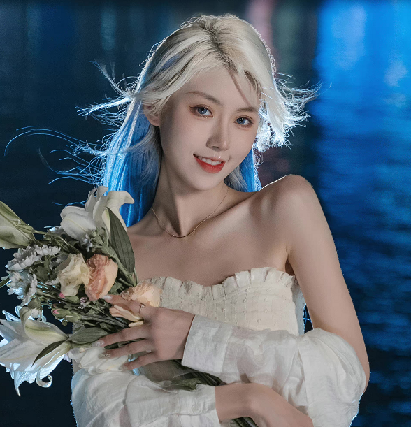 四川传媒学院“校花”走红，身材颜值不输明星，而且还如此优秀