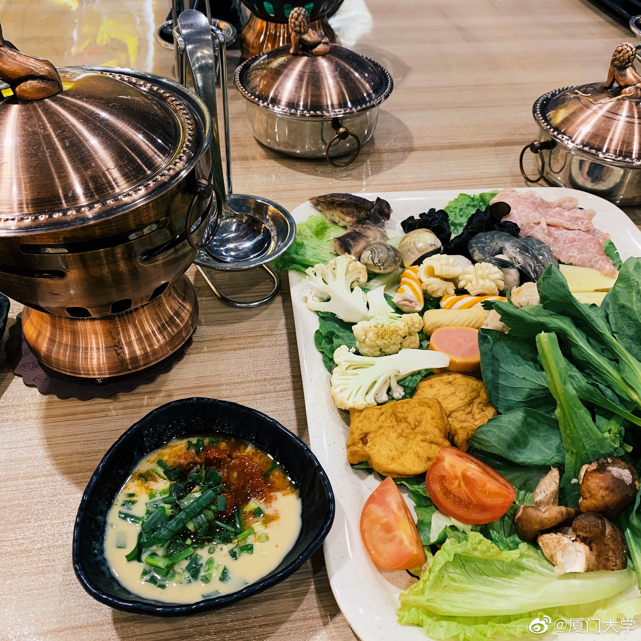 厦门大学食堂有多好？中式大厨做盘菜6元，米饭免费10年，值了