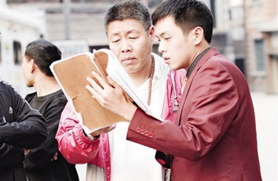 张若昀自曝陪老婆吃月子餐胖了10公斤，他的童年阴影终被爱治愈