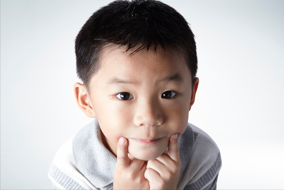 孩子可以不优秀，但不可以没教养，不要拿年纪小当没教养的借口
