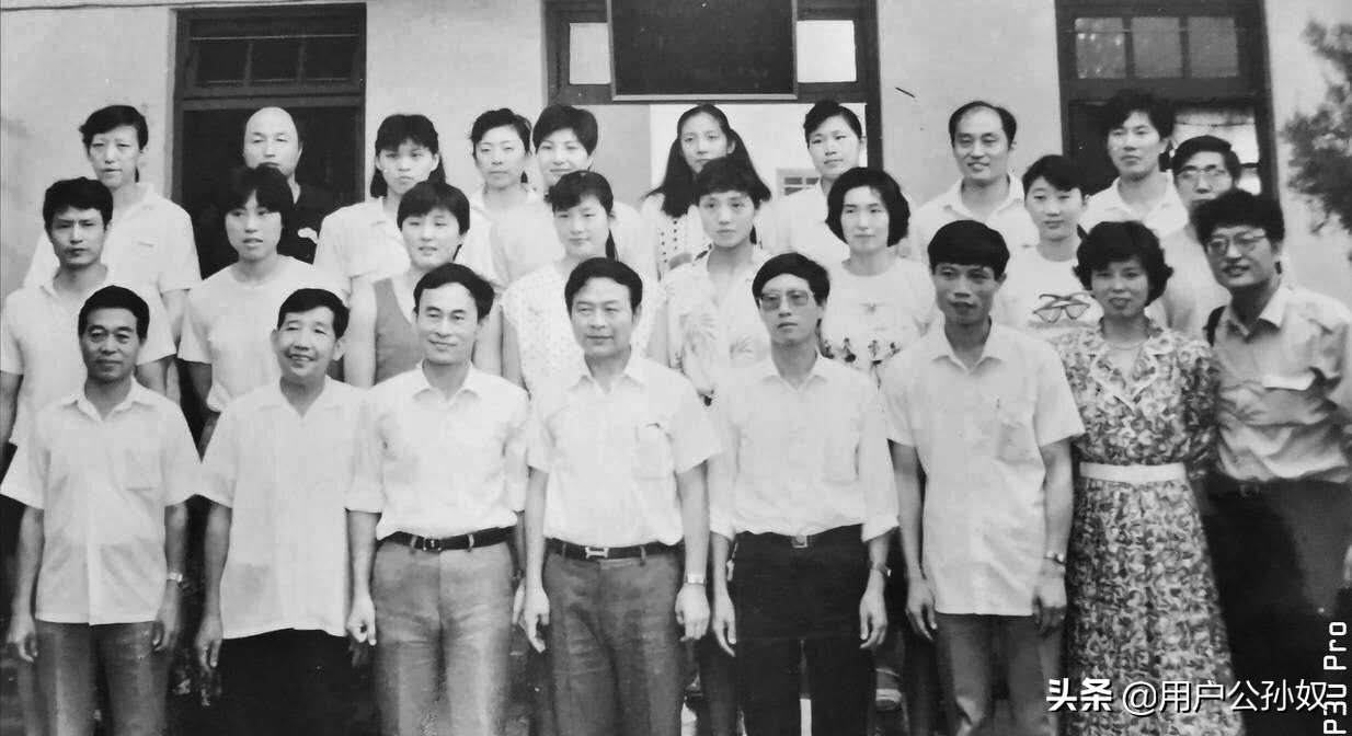 1988年奥运会中国女排名单(中国女排第六任队长苏惠娟，历经各色教鞭，最感谢她的是李耀先)