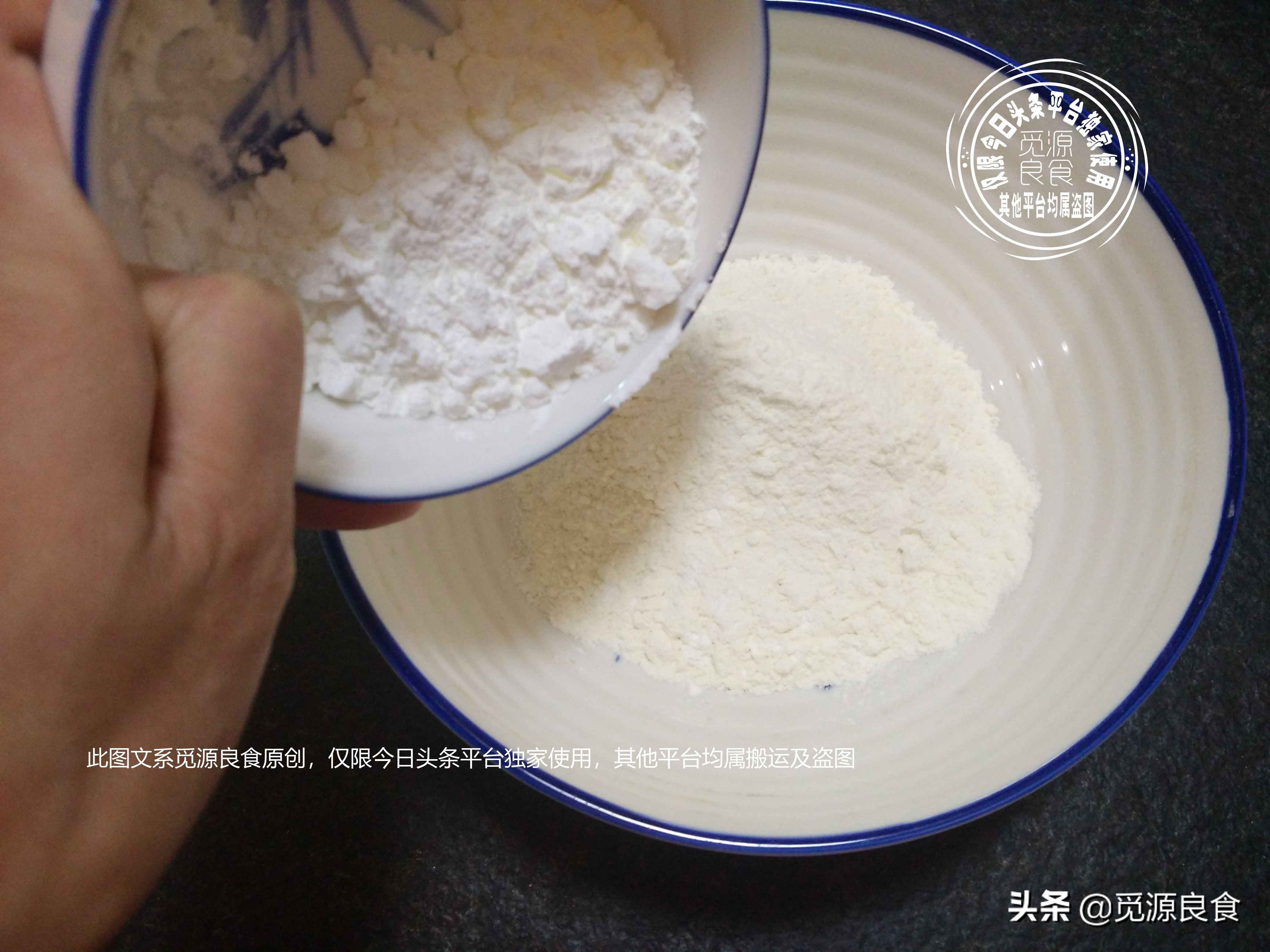 一碗面粉两个鸡蛋，不用烤箱，自己在家做饼干，比甜品店还美味