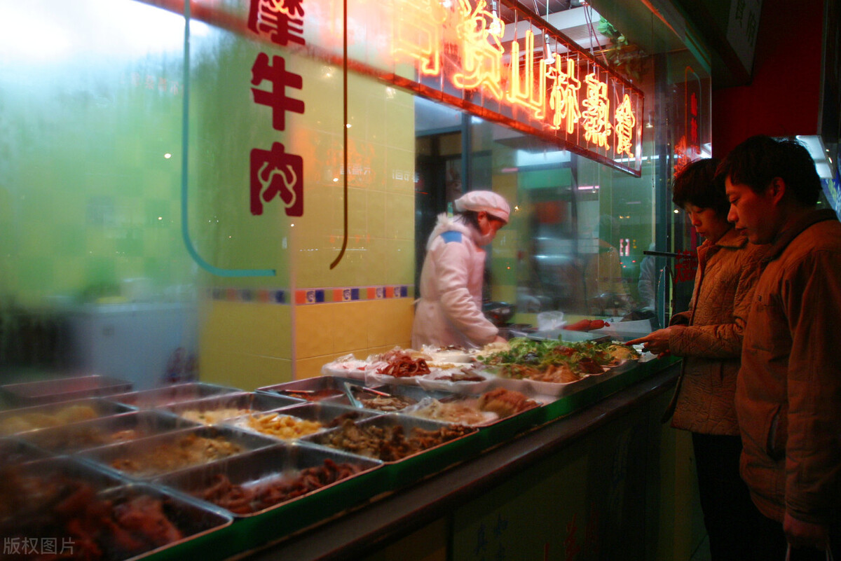 離婚女人開熟食店，利用“免費”策略年賺103萬，這思路沒毛病