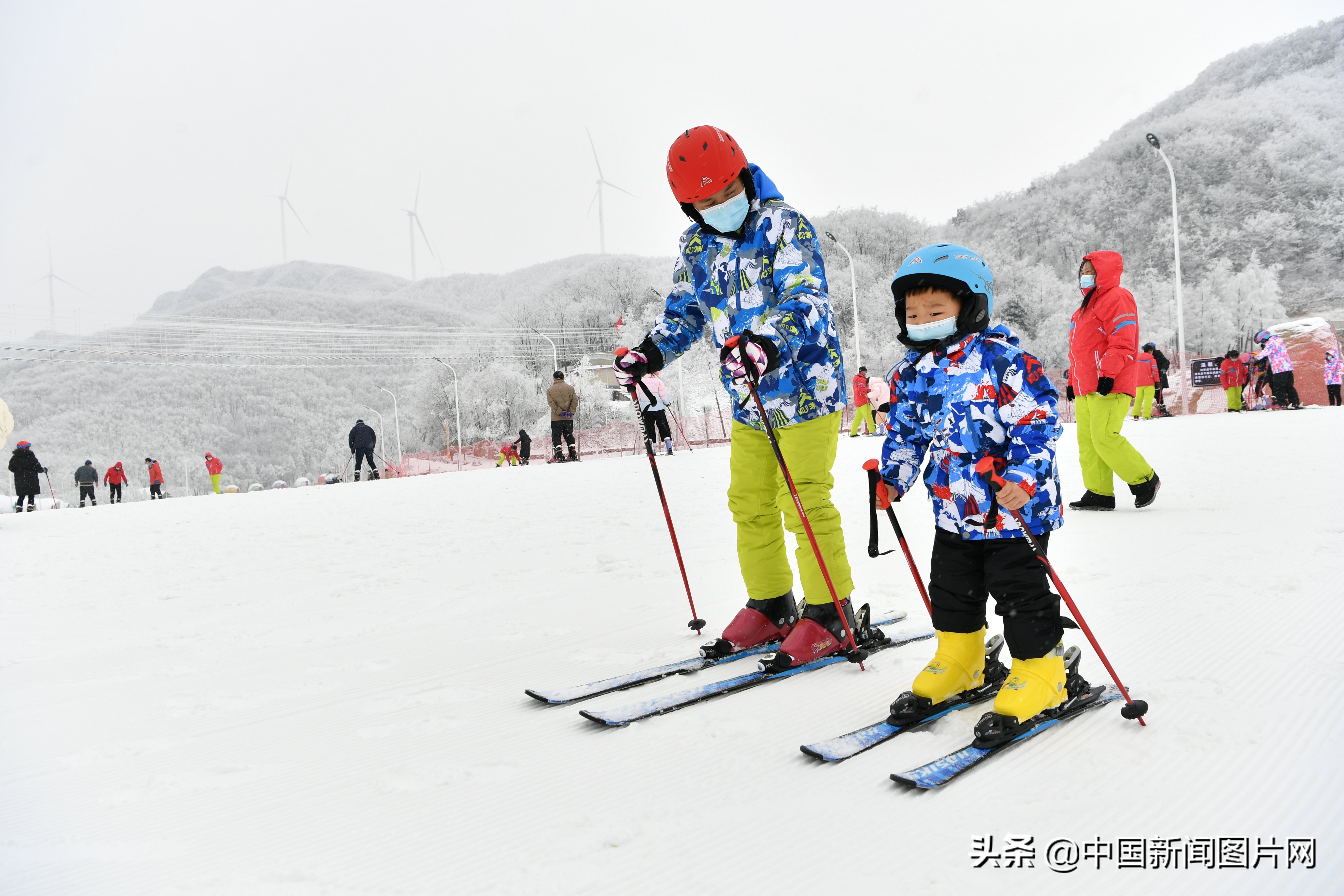襄阳有滑雪的地方吗(湖北保康：开启冬季“滑雪季”)