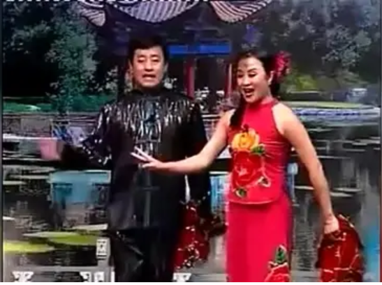 抛弃糟糠妻，娶小19岁娇妻，开豪车打人，“长贵”王小宝飘了？