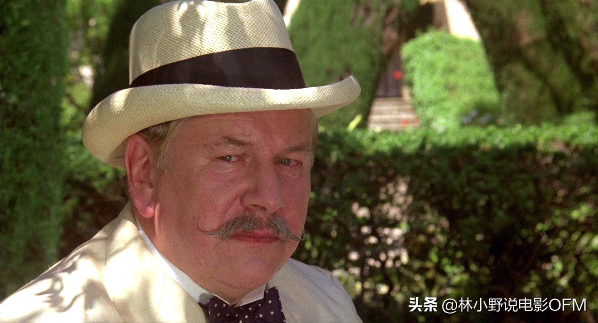 《阳光下的罪恶》女主角是邦女郎，男配是“查泰莱夫人的情人”