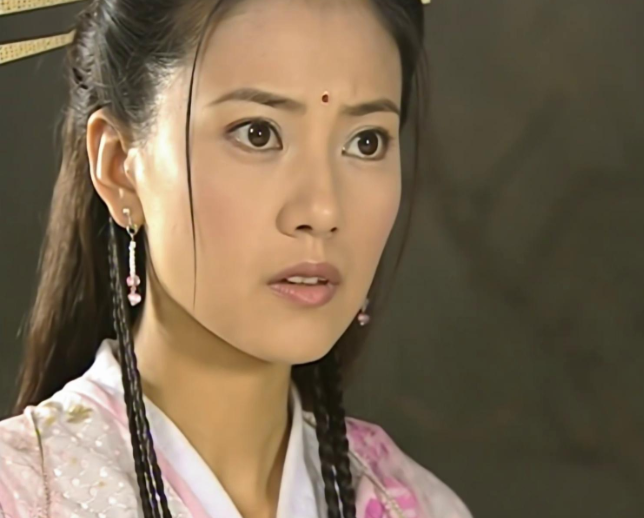 高圆圆上学时期到底有多美？班主任：至少有10多个男生都在追她