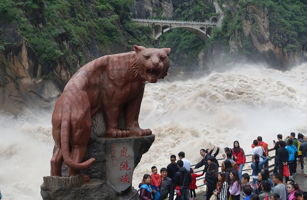 云南3个最佳旅游景区,虎跳峡上榜,还有一个公园