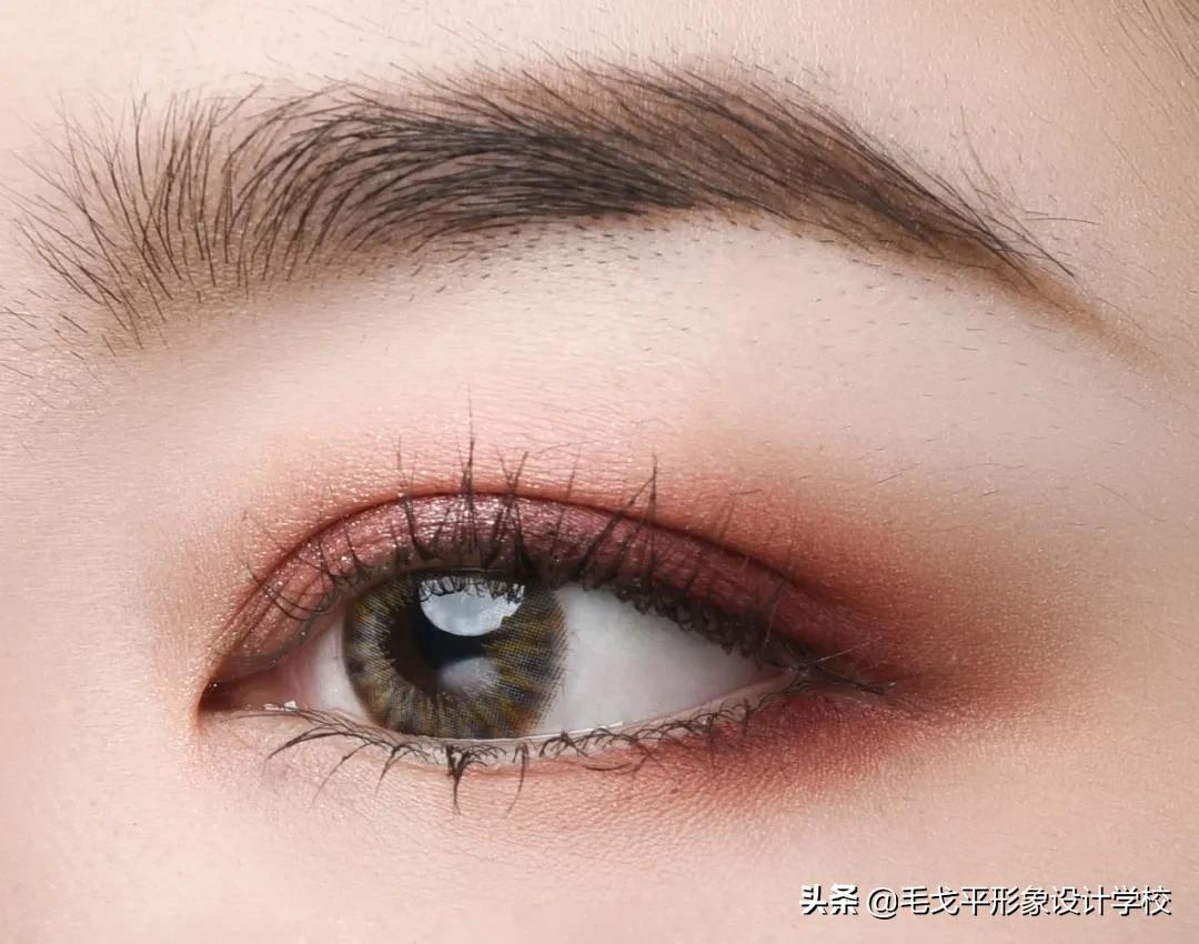 超实用 | 眼妆怎么画，干净自然不显脏？