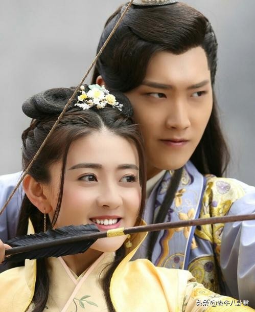 真·胆大，当红男星与北电女学生电梯亲热，网友：一首凉凉送给你