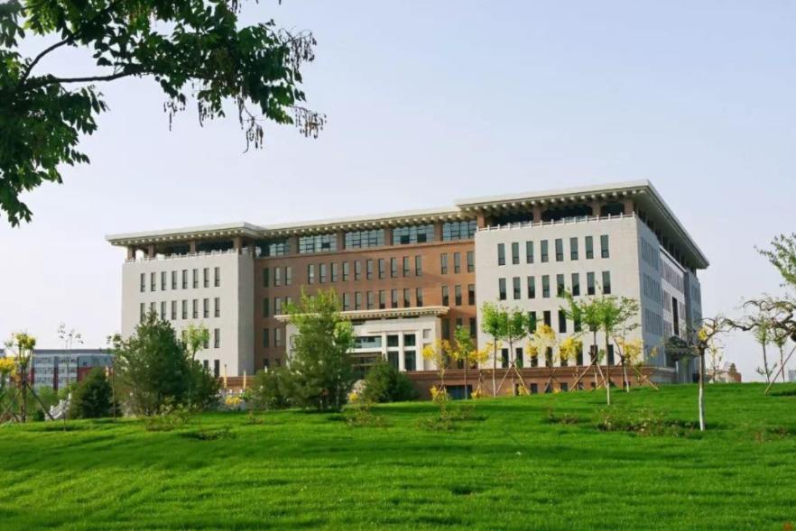 河北“低调有实力”的大学，因靠近北京被“埋没”，有些形单影只