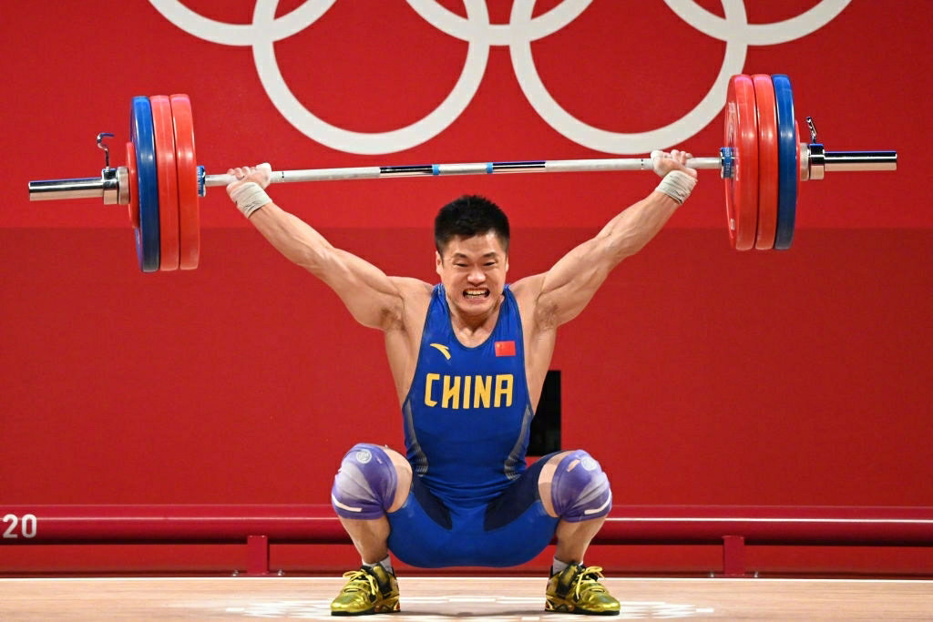 吕小军举重81公斤级夺金 深扒举重队利器)