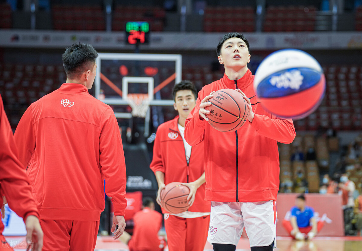 nba因为什么和中国闹翻(从亚洲霸主到37年来首次无缘奥运会，“后姚明时代”中国男篮一路下滑！没核心、没技术，中国篮球何去何从？)