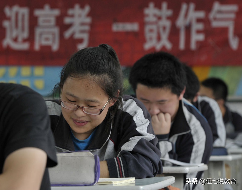 21年广东各市名校培优情况，深圳中学排第一，有两个市大出风头