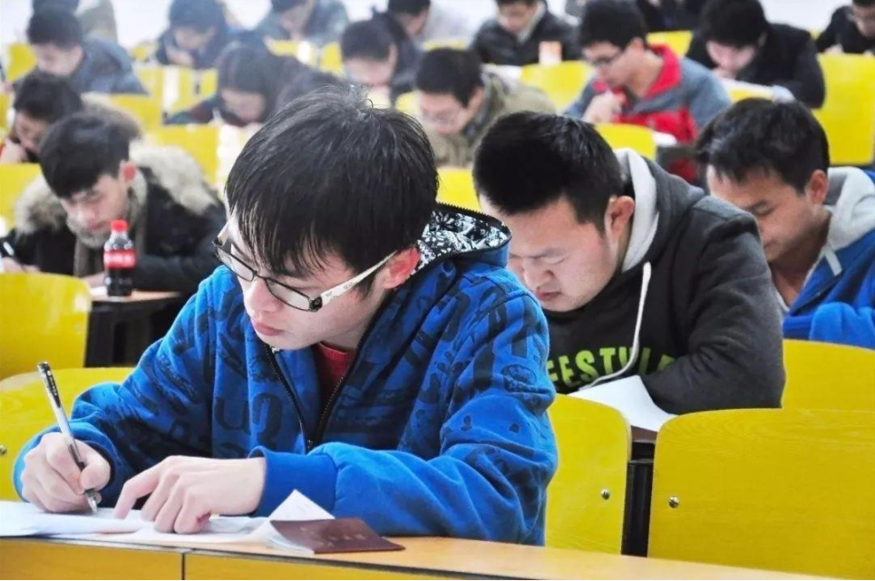 学生高考查分显示0分，懂行的老师给出答案，坐等985录取通知书