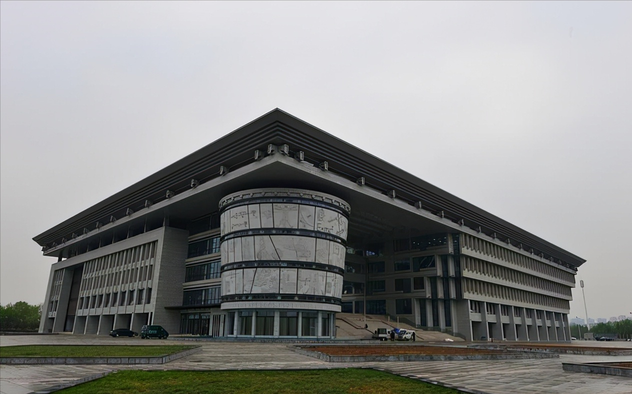 河南高校之殇：既然985异地校区已无可能，合并重组可不可行？