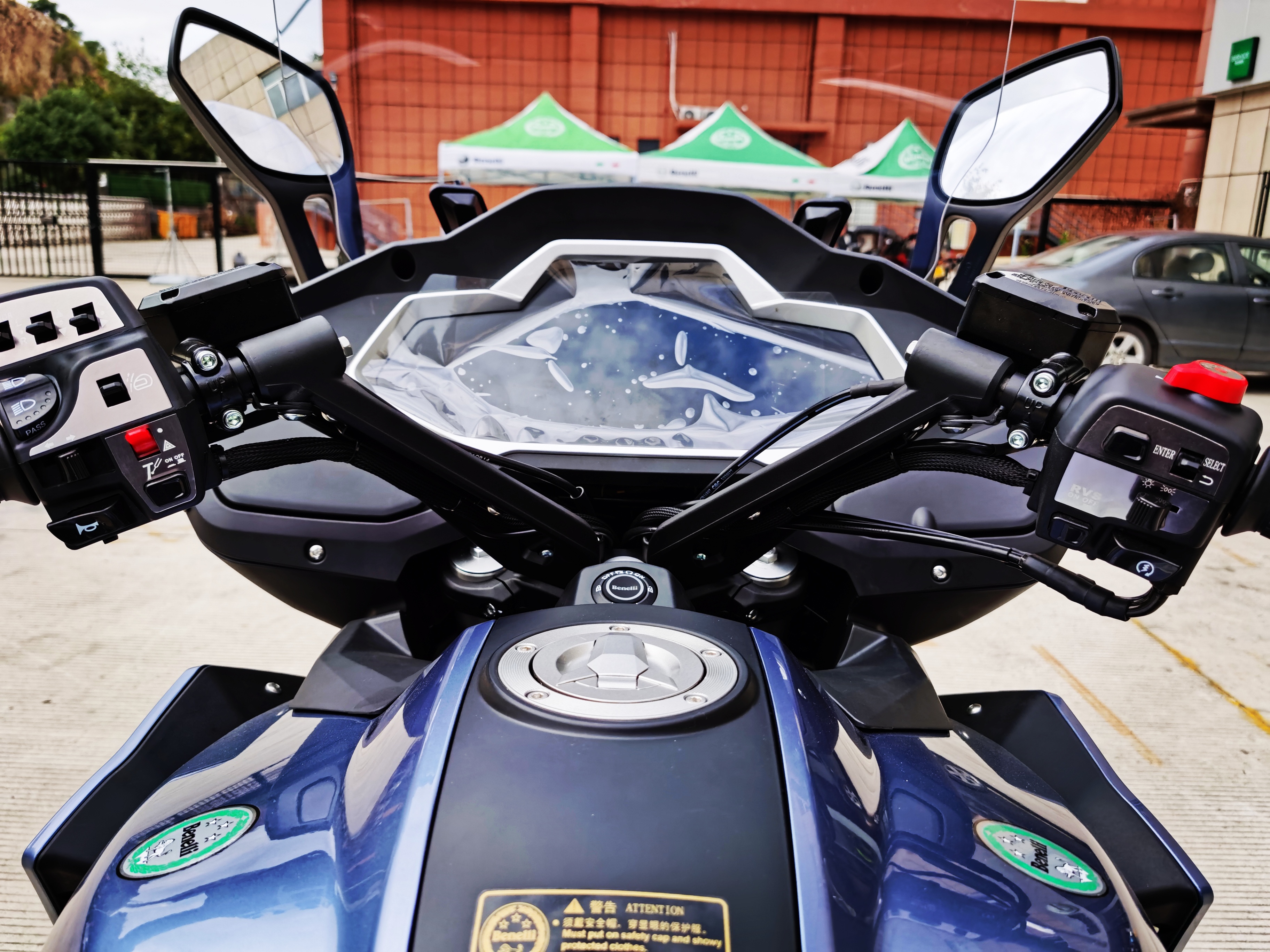 宝马rt1200(贝纳利福州旗舰店之巡航1200gt新车上市暨车主交车仪式