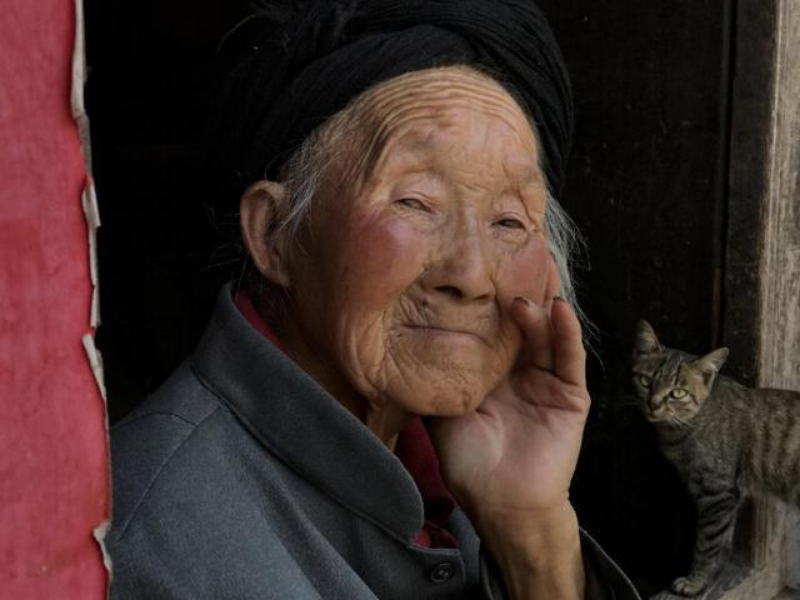 农村老人总是仇视照顾自己的子女，“孝不如顺，远香近臭”