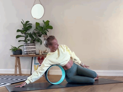 被誉为辅具神器的-瑜伽轮，你会用吗？（附练习序列）