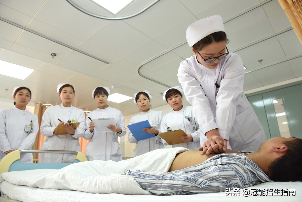 成都护士学校招生（成都哪些卫校可以无分数线就读）