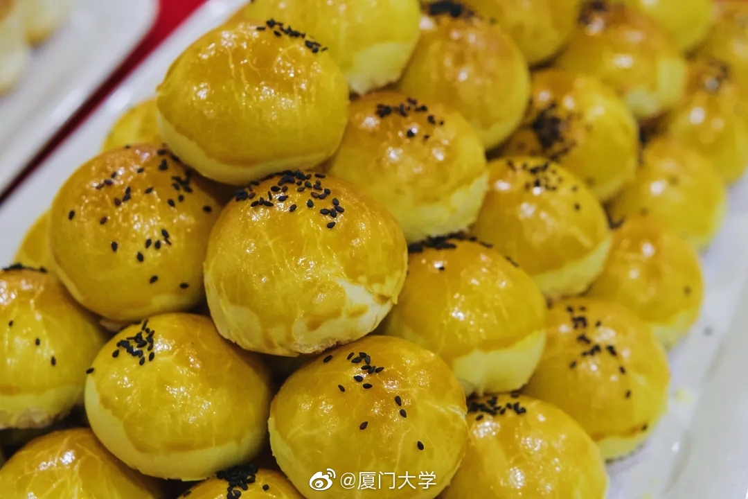 厦门大学食堂有多好？中式大厨做盘菜6元，米饭免费10年，值了