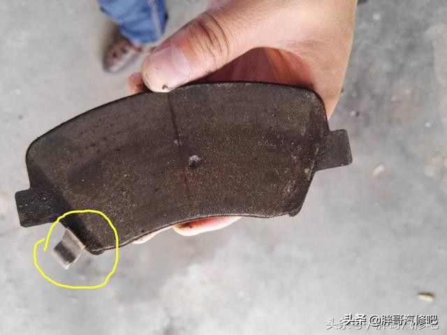 刹车轻踩吱吱响？胖哥揭秘异响根源与解决办法