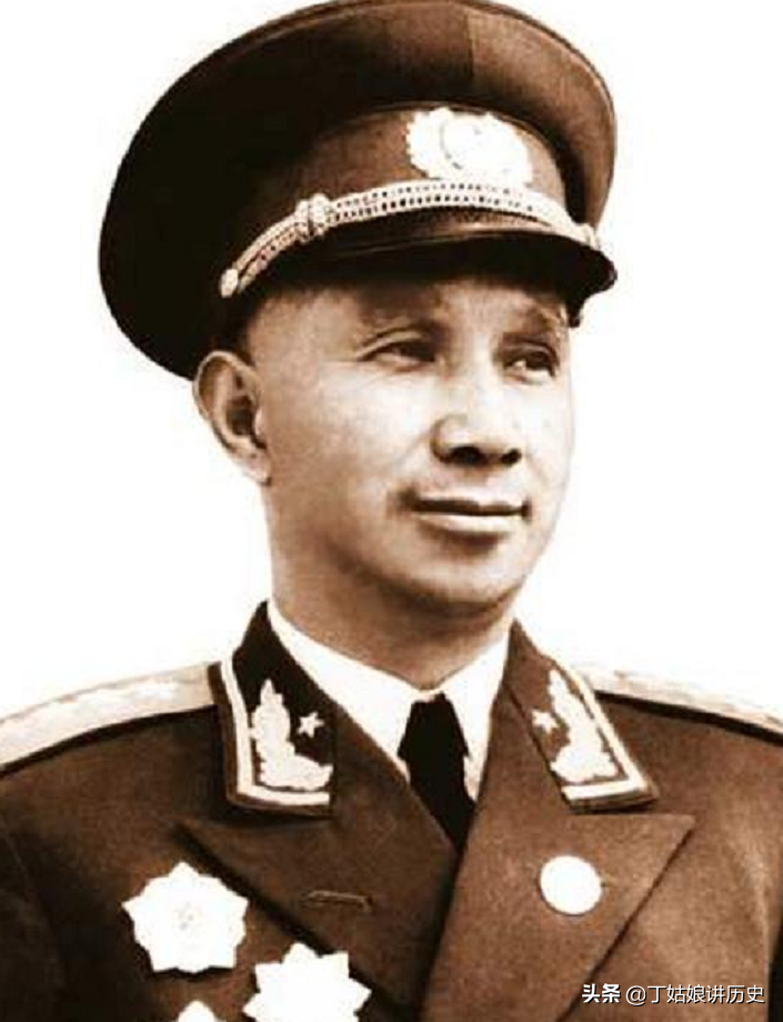 第一位大将是粟裕.
