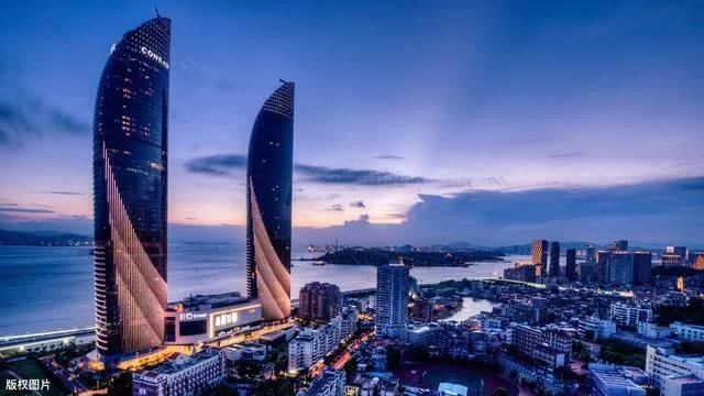 上海有五星级酒店128家，北京有97家，广州和深圳分别有49家和43家。