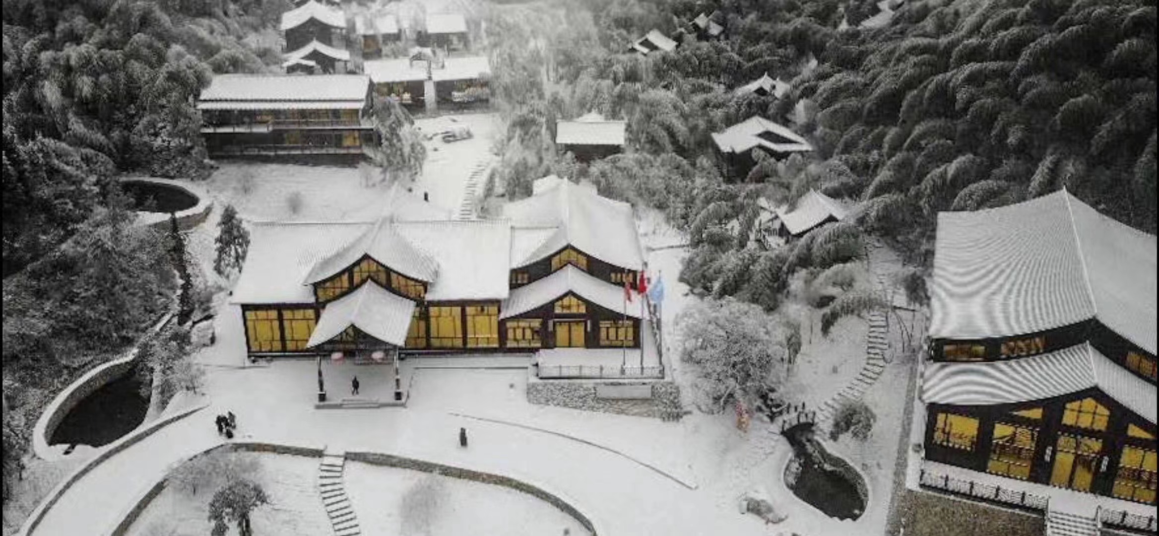 广州有哪些滑雪场哪个最好玩(南方冰雪世界，在广东这里就可以看云雾冰山、住雪屋，还有滑雪场)