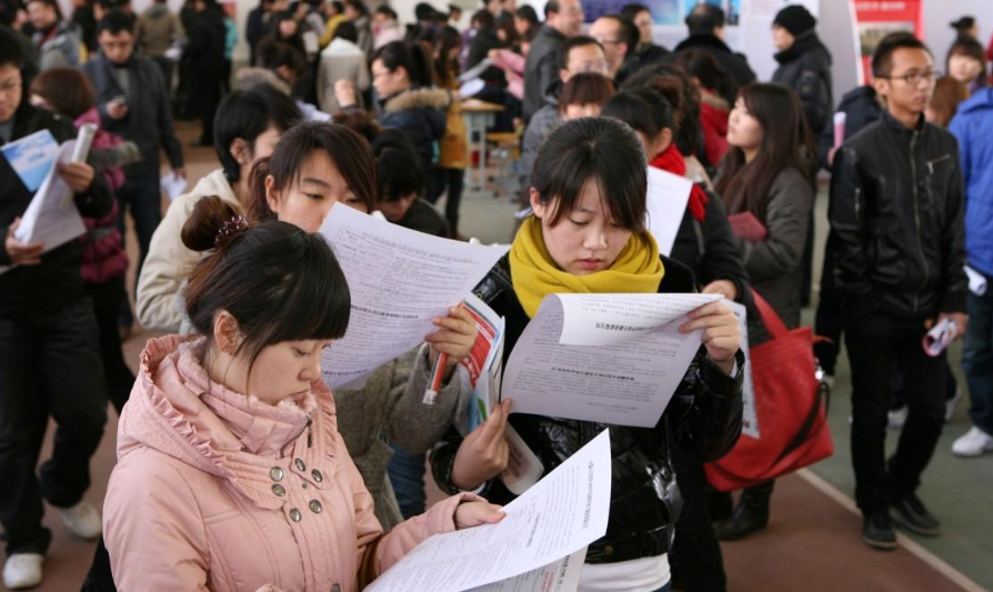 女儿到外省上大学，警察父亲列了10个安全忠告，每个都是重点