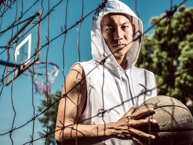 头盔哥为什么进不了cba（北京街头篮球“网红级”球员，却因身高劣势五年内三次落选CBA）