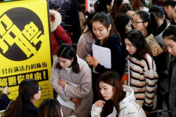 事业单位迎来“交通补助”，人均达每月500元，教师看后有些郁闷