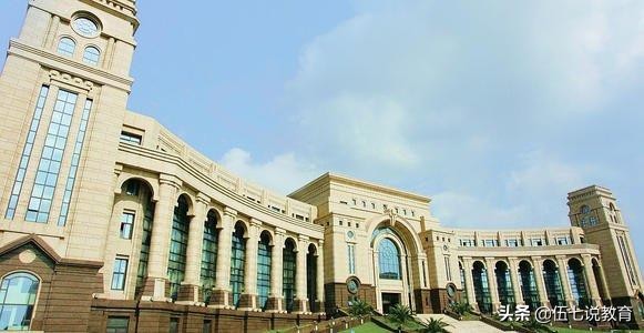 上海地区的强基院校，复旦大学和上海交通大学，谁更值得报考？