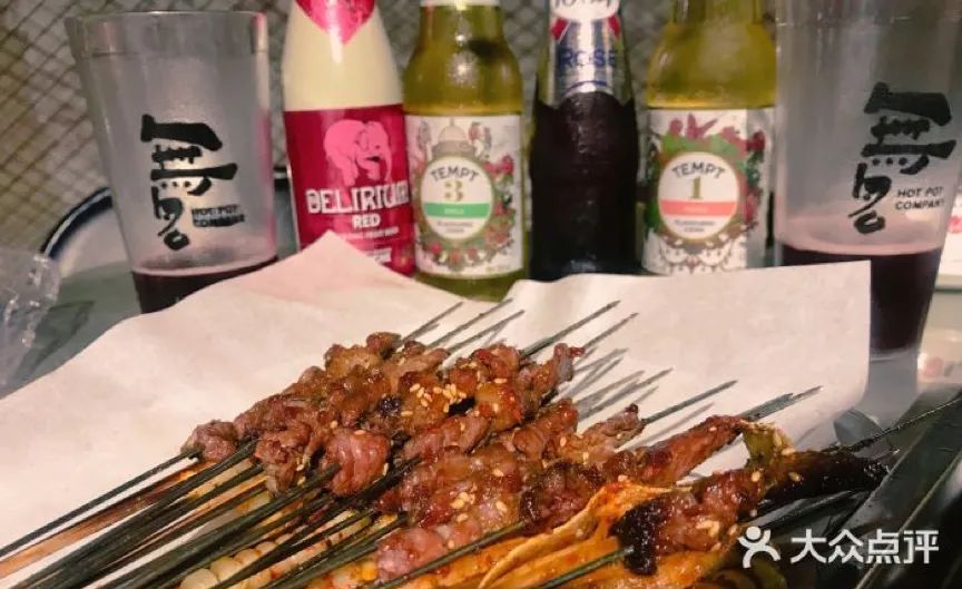 长春这家网红毛坯“厂房”烧烤店，凭什么能让跑男团去打卡撸串？