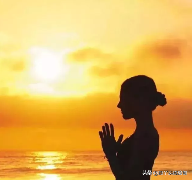 瑜伽配件瑜伽配件英文(瑜伽里​＂Namaste＂真正涵义是什么，你知道吗？)