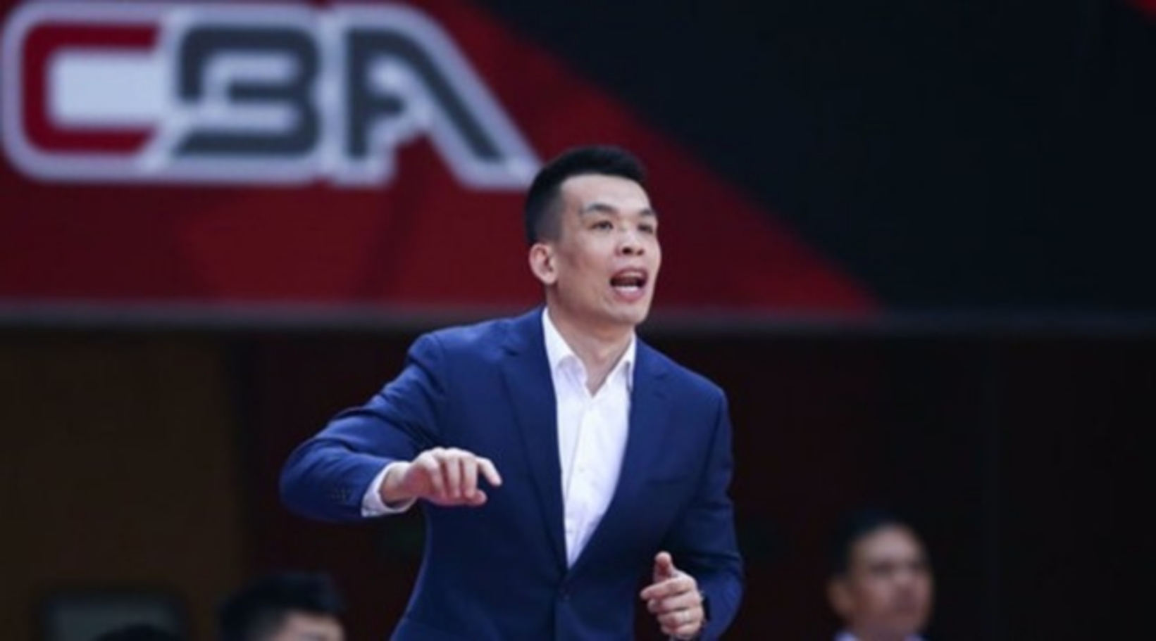 深圳专业篮球裁判(当主教练解立彬适合吗？性格过于内向，还要能够控制自己的情绪、安抚球员的情绪，对阵深圳选择过于极端)