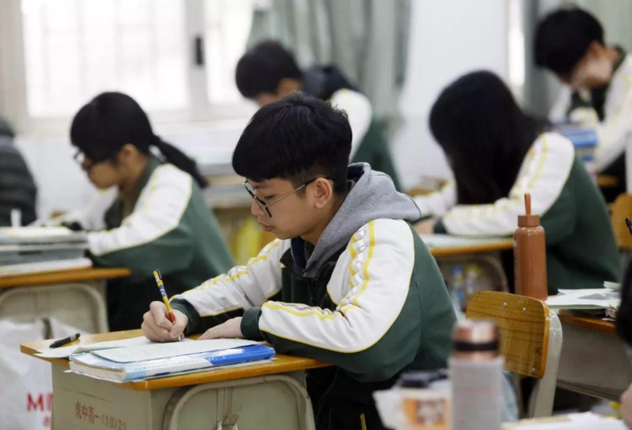 河北“低调有实力”的大学，因靠近北京被“埋没”，有些形单影只