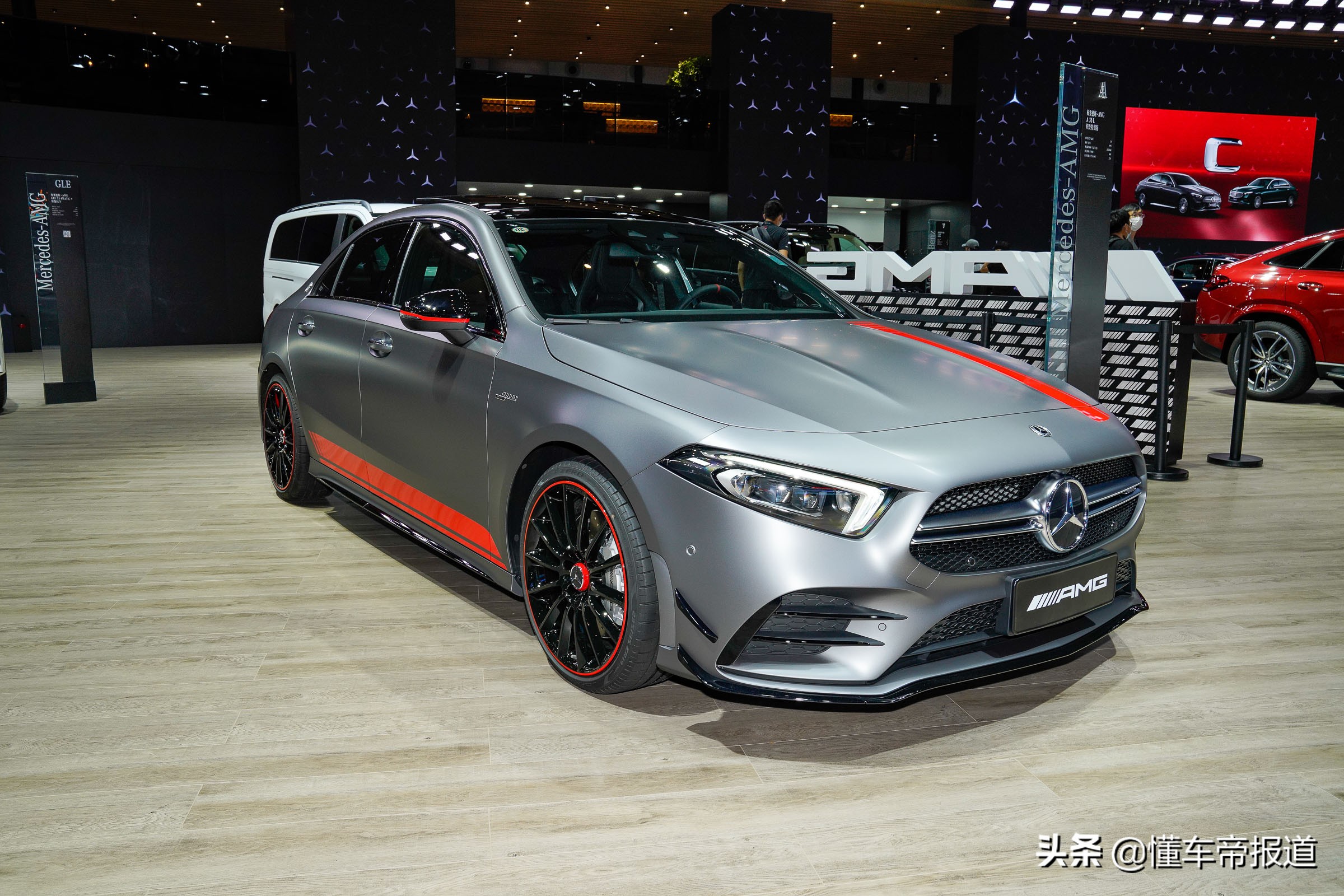 新车｜增加红色拉花点缀，AMG A 35 L 4MATIC炽夜特别版实拍解析