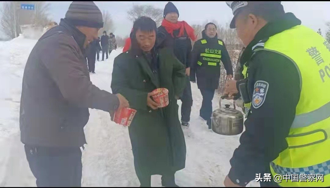 雪落无声 心中有责——致敬民警风雪中的坚守