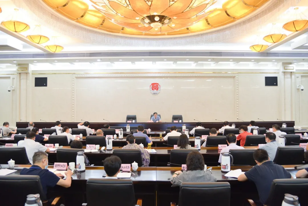 江西省司法厅机关主题党课，厅长教育引导广大干部职工筑牢政治忠诚思想根基