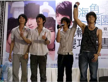 隐婚、出柜、性骚扰？塌房算什么，这个初代男团才是真的有故事