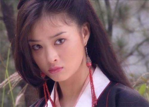 从1991年开始参加影视剧拍摄,1991年其主演的电视剧《坠子皇后》播出