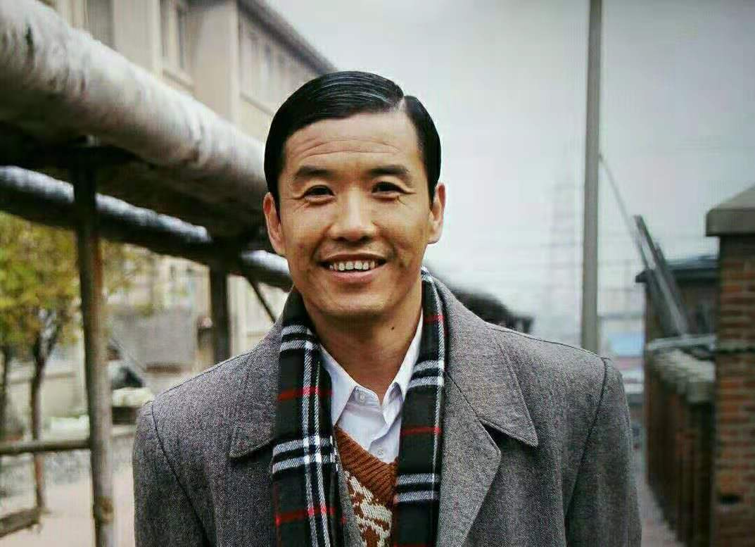 赵四扮演者(初代"赵四"晒豪宅,装修奢华像宫廷,离开《乡村爱情》依然