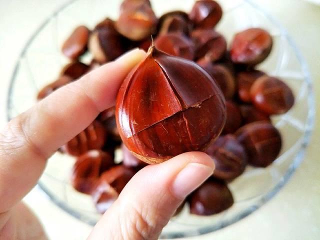 才知道，原来这才是水煮板栗的正确做法！比糖炒栗子还香，收藏了