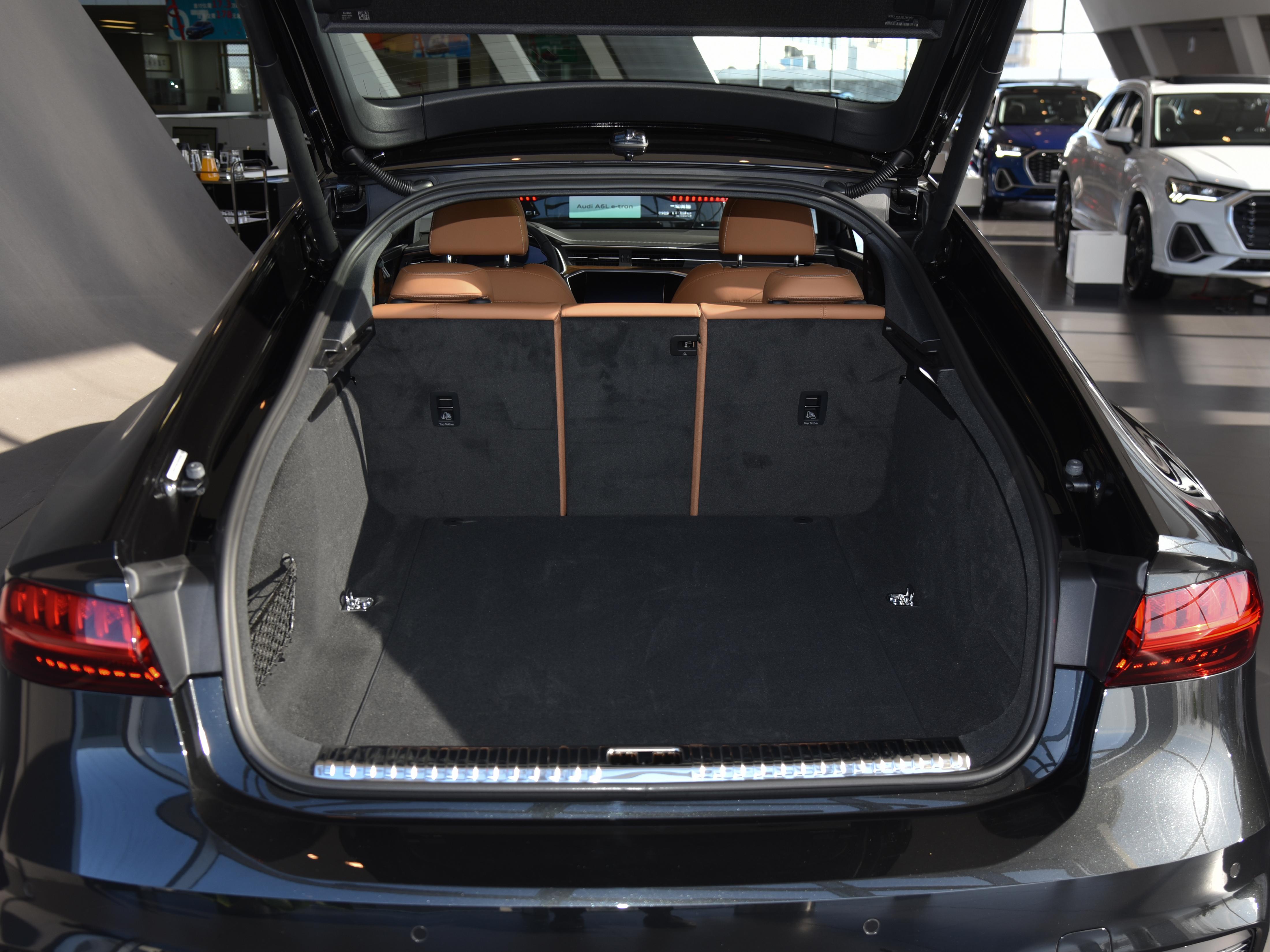 6.5L油耗进口豪华车，大尺寸车身气质堪比旗舰，带你看进口奥迪A7