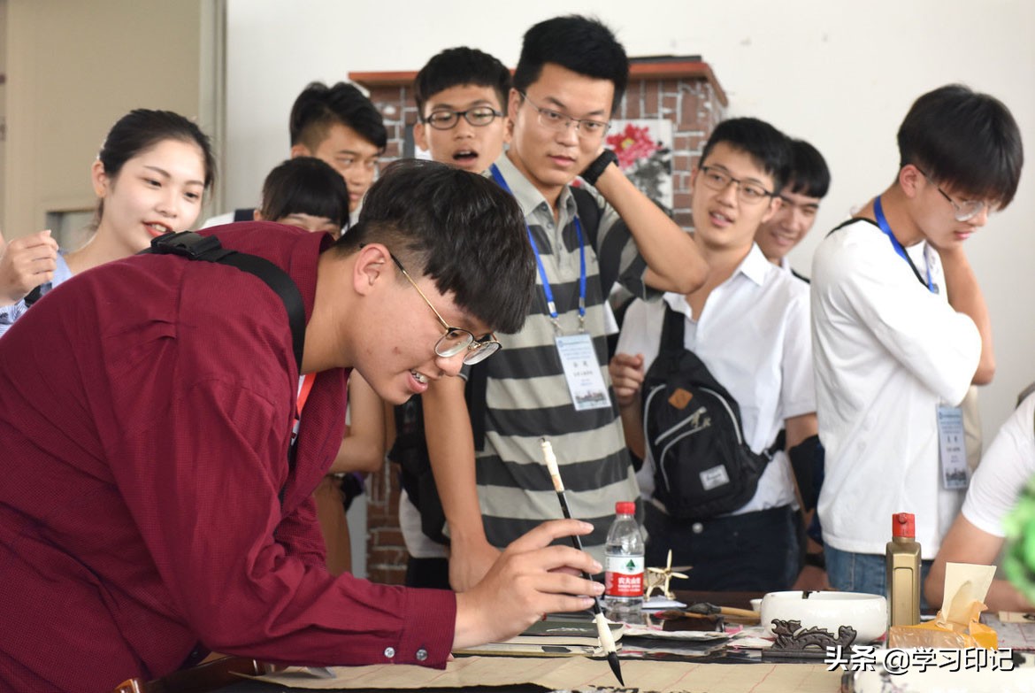 大一新生想要提升自己，这些“优质资源”别错过，其他人享受不到