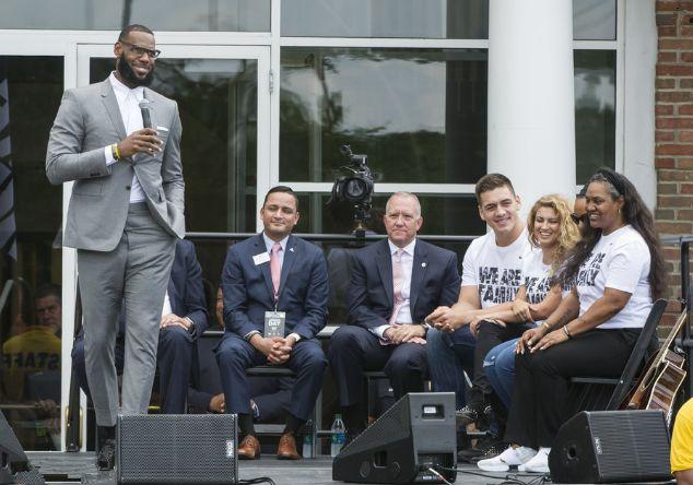 为什么瓦莱乔能打nba(为何詹姆斯能取得如此大的成功？绝非偶然！5件事告诉你答案)