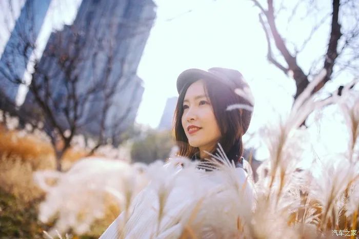 萌化少女心！驾高尔夫享受冬日暖阳