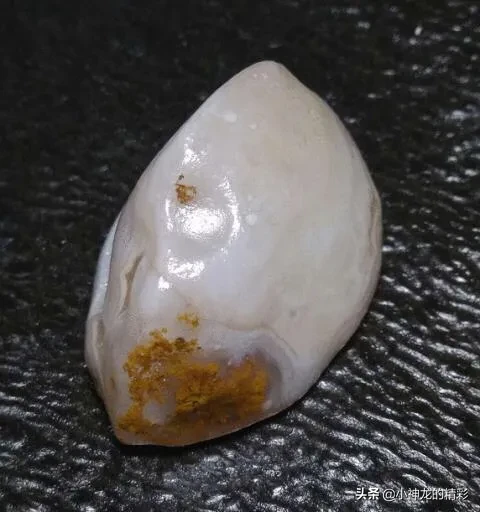 大千世界， 无奇不有， 各种各样千奇百怪的石头， 让你惊叹不已