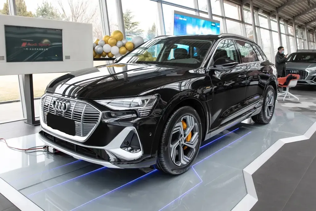 纯电动汽车:奥迪e-tron,纯电续航500公里,还是四驱SUV
